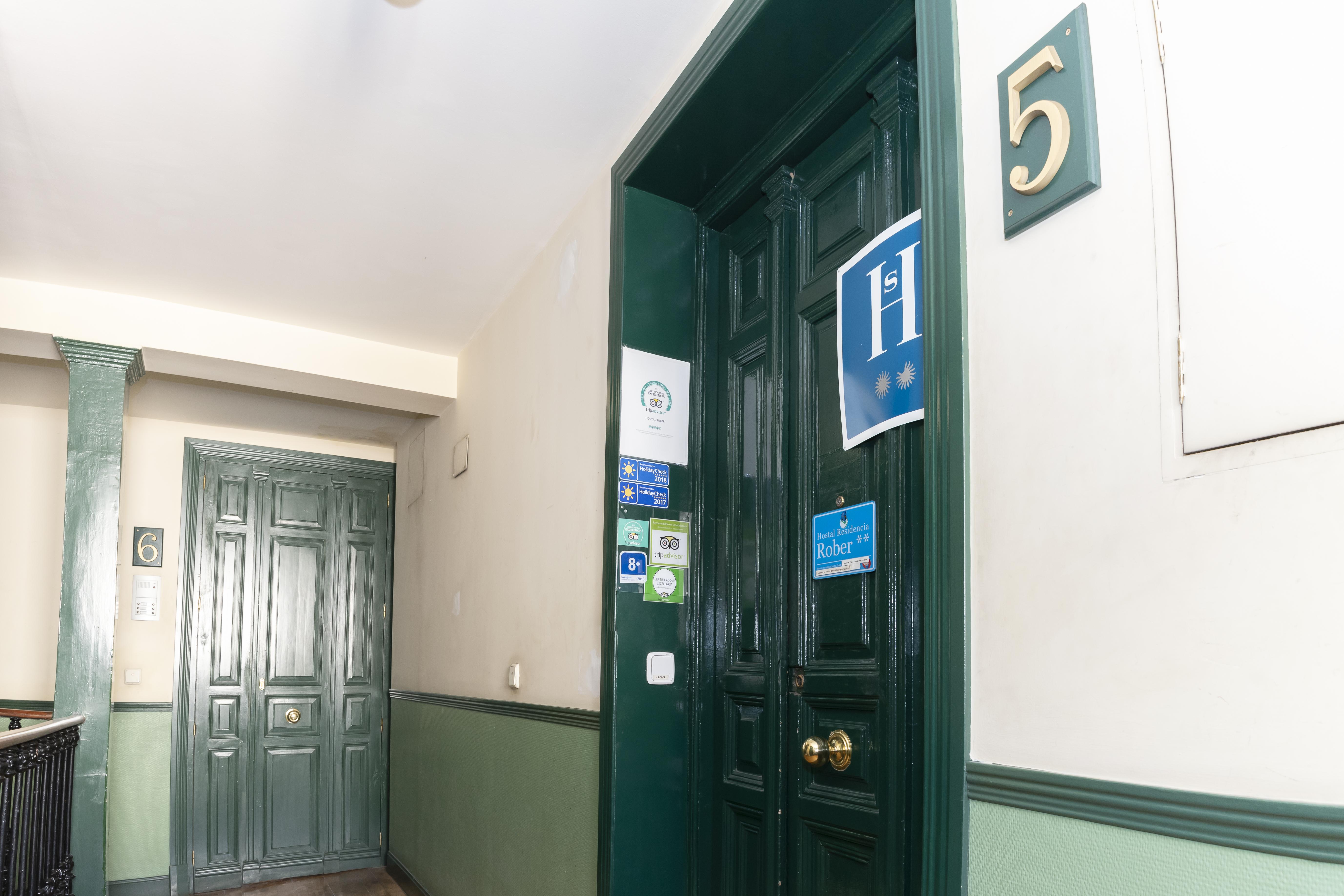 Hostal Rober Madrid Exterior foto