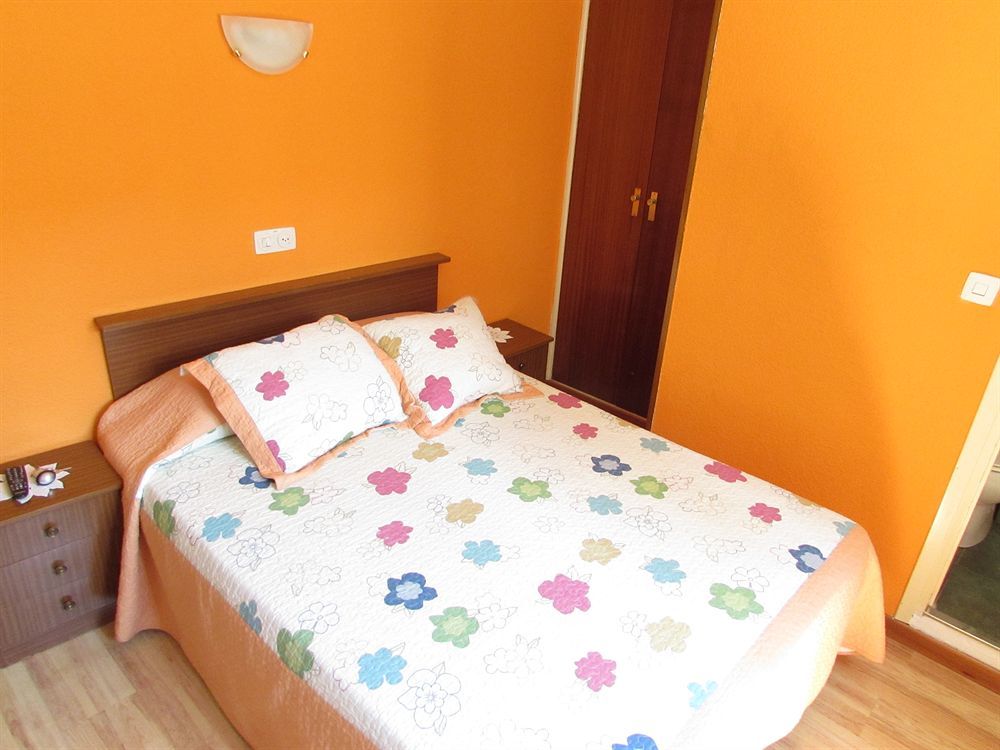 Hostal Rober Madrid Exterior foto