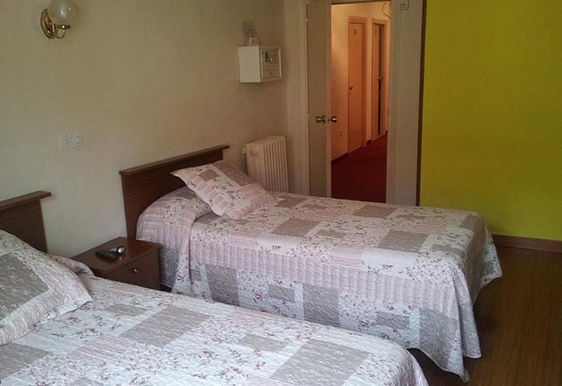 Hostal Rober Madrid Exterior foto